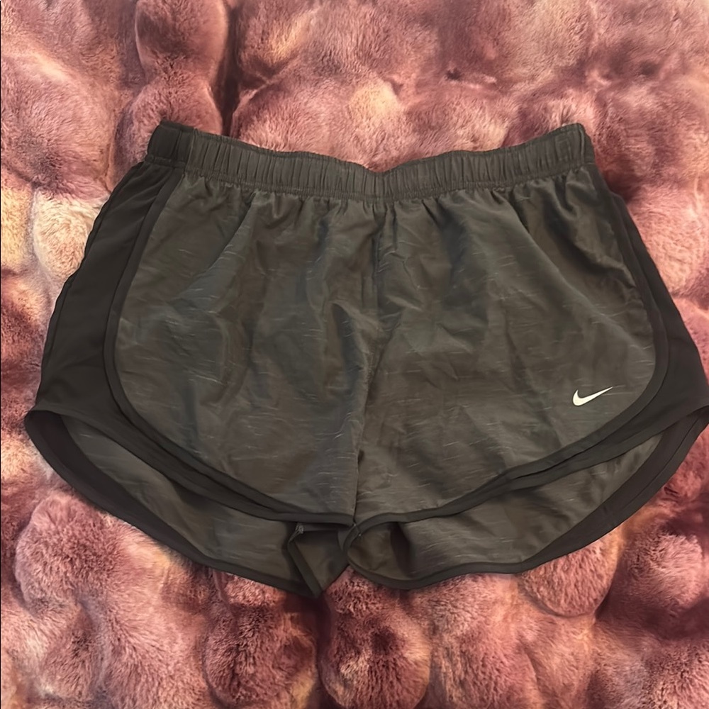 Nike Women's Tempo Dry Core Running Shorts - Black Heather/Grey